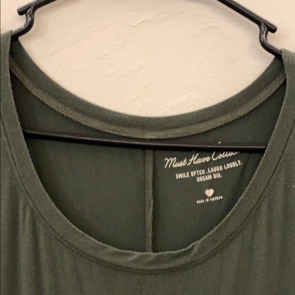 Women’s Basic Tee - Picture 4 of 5